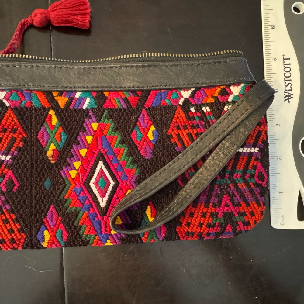 Colorful Geometric Pattern Clutch - Picture 4 of 5